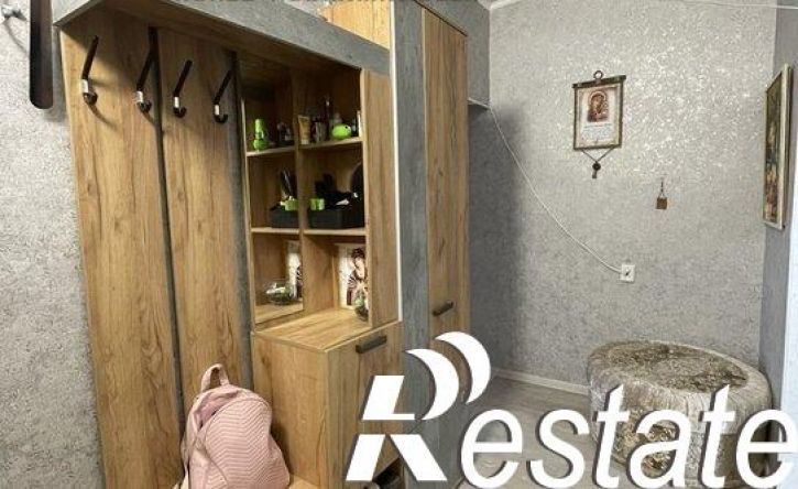 4-комн квартира улица Челнокова, 102,  д. 102
