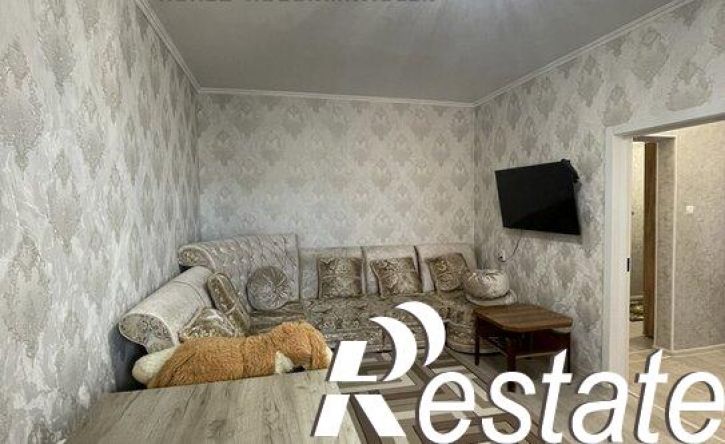 4-комн квартира улица Челнокова, 102,  д. 102