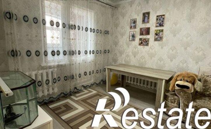 4-комн квартира улица Челнокова, 102,  д. 102