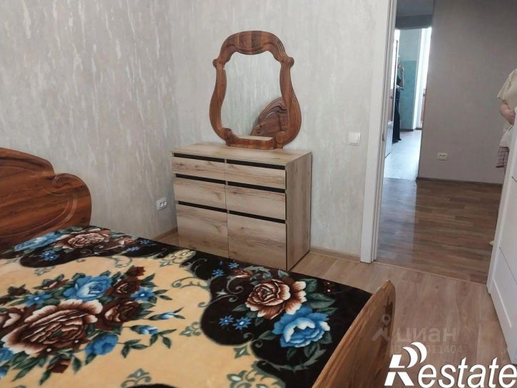 3-комн квартира улица Челнокова, 90,  д. 90