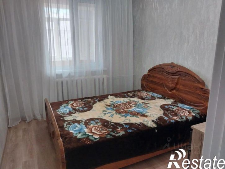 3-комн квартира улица Челнокова, 90,  д. 90
