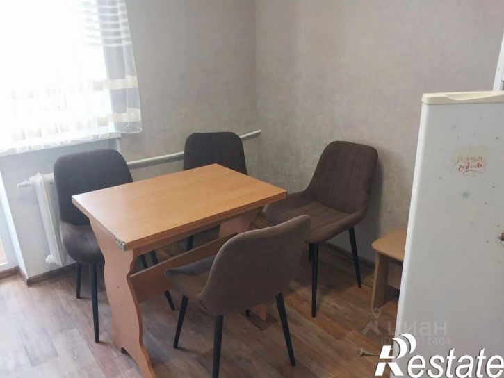 3-комн квартира улица Челнокова, 90,  д. 90