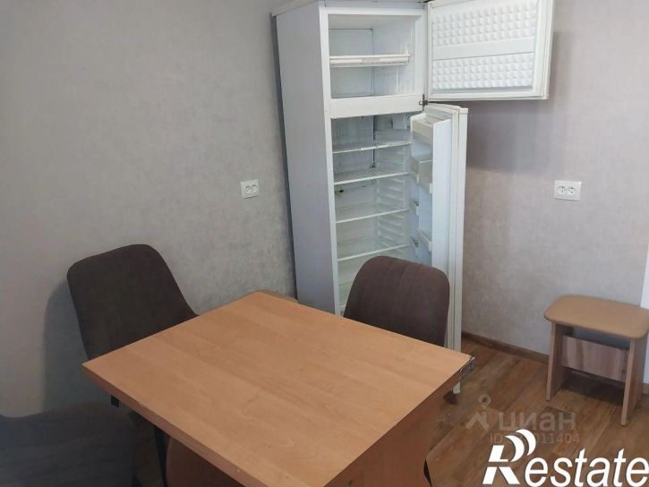 3-комн квартира улица Челнокова, 90,  д. 90