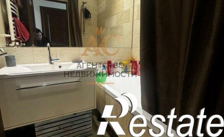2-комн квартира улица Гарнаева, 63Д,  д. 63Д