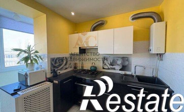 2-комн квартира улица Гарнаева, 63Д,  д. 63Д