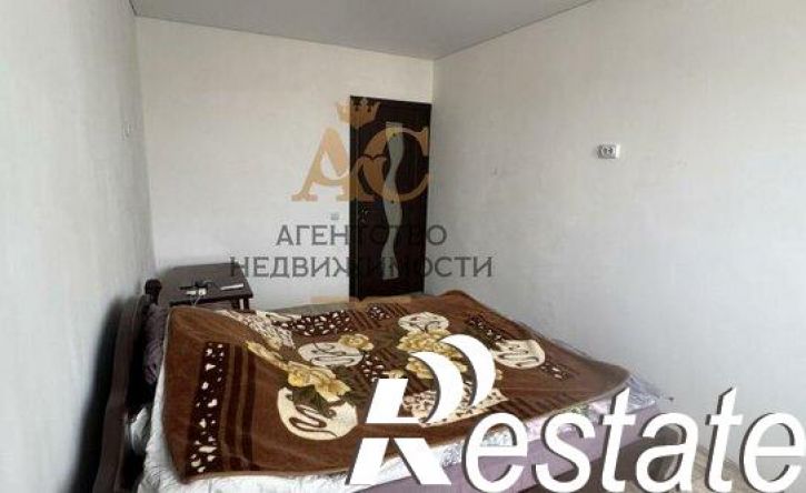 3-комн квартира улица Челнокова, 98,  д. 98