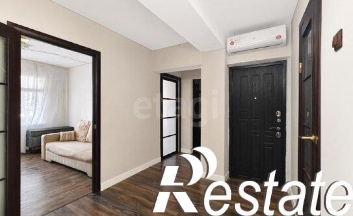 3-комн квартира улица Гарнаева, 63А,  д. 63А